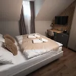 - D9 3*