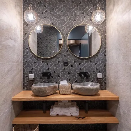 - D9 Guest house *